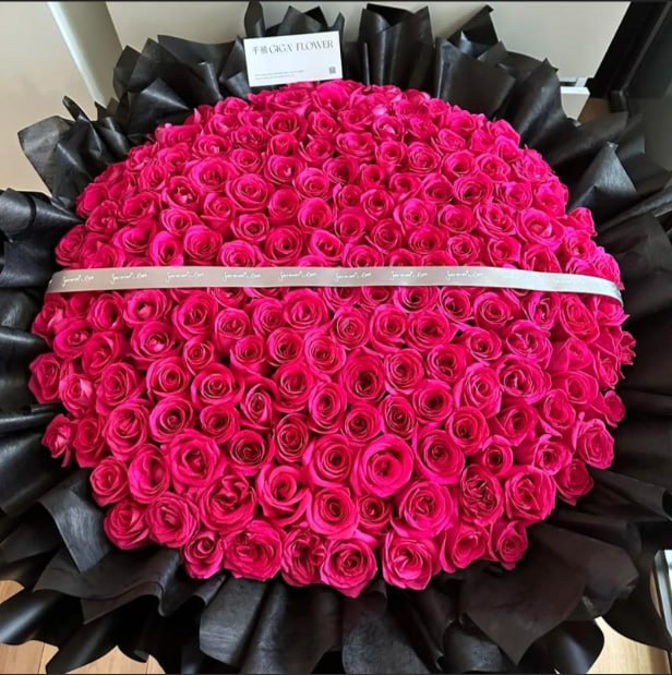 Eterfield 99 roses for your favorite princess, love will last forever Life together(Red Roses)