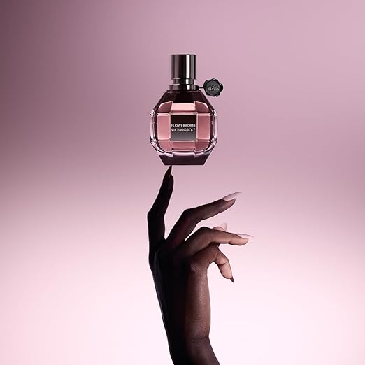Viktor&Rolf - Flowerbomb Eau de Parfum - Women's Perfume - Floral & Woody - With Notes of Rose, Peony & Patchouli