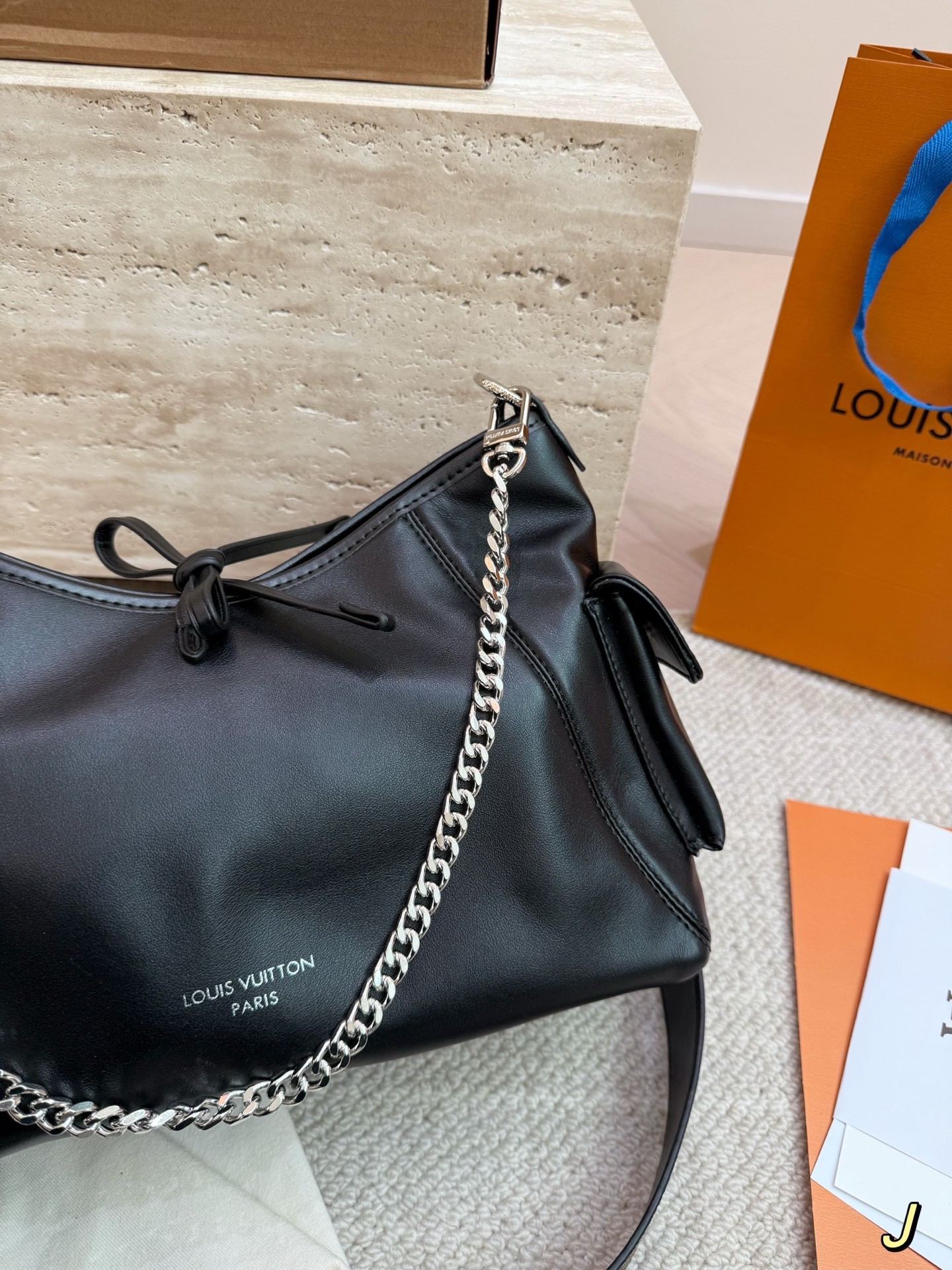 （Louis Vuitton） CarryAll Cargo Vibe PM