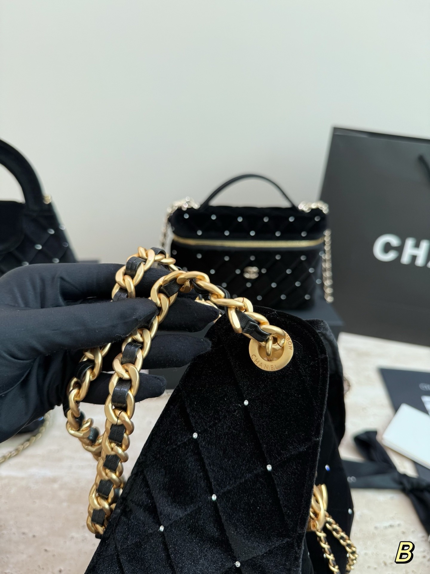 Sac seau en velours à cordon Chanel