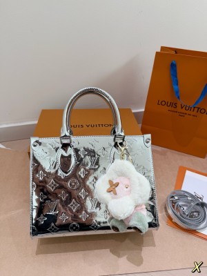 （Louis Vuitton） LV Ski OnTheGo PM
