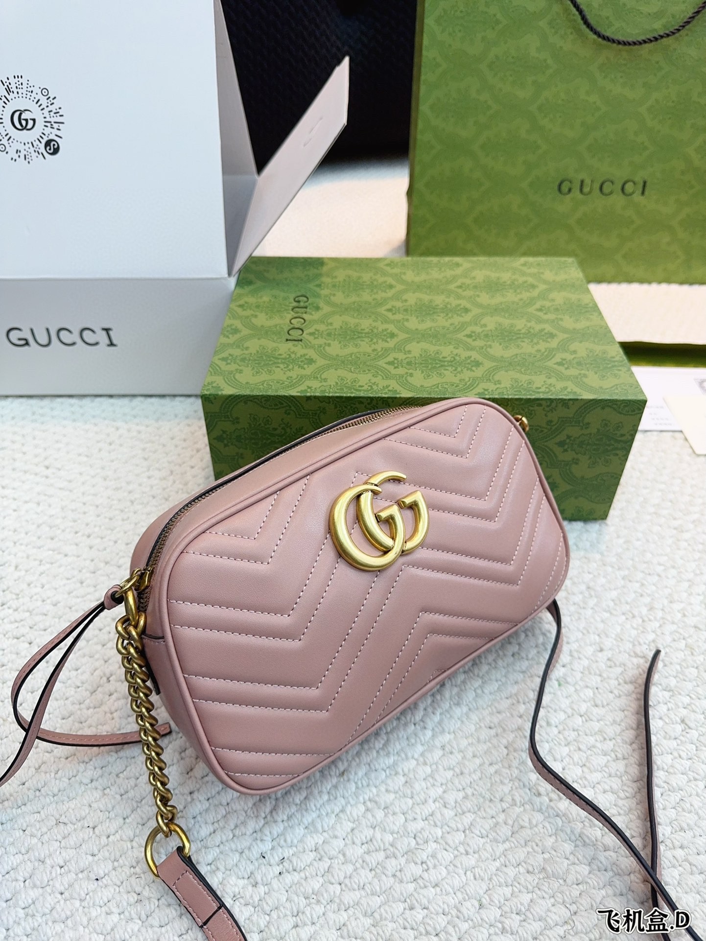 (Gucci) GG Marmont Small Camera Bag