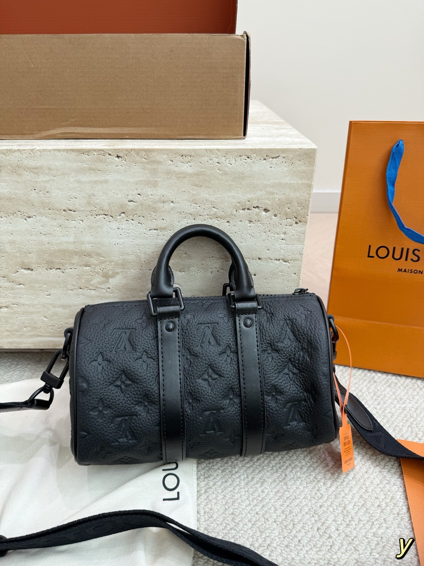 （Louis Vuitton）Keepall Bandoulière 25