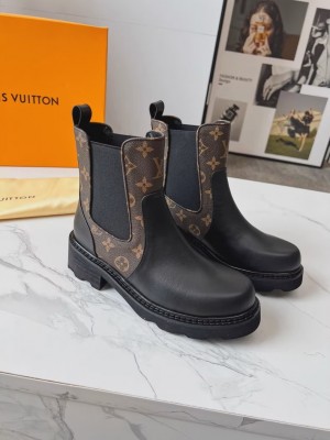 (Louis Vuitton) Poplar Ankle Boots.