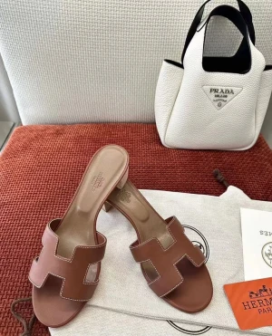 Hermès' classic Oasis sandals.
