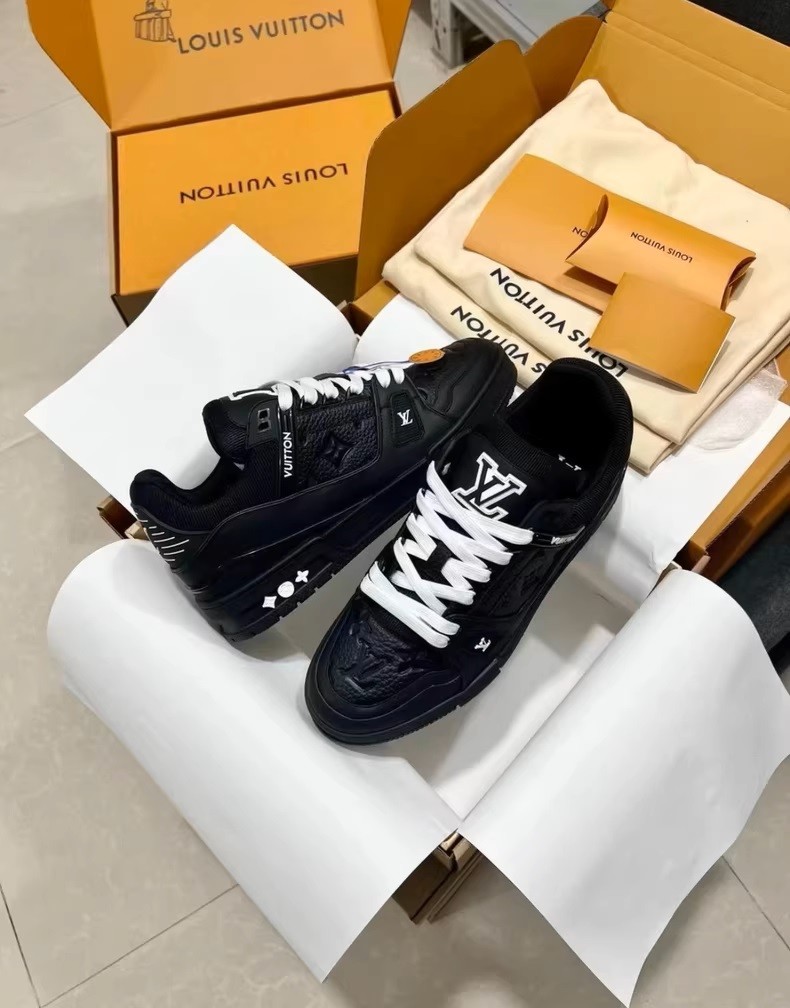 (Louis Vuitton) LV Trainer sneakers.