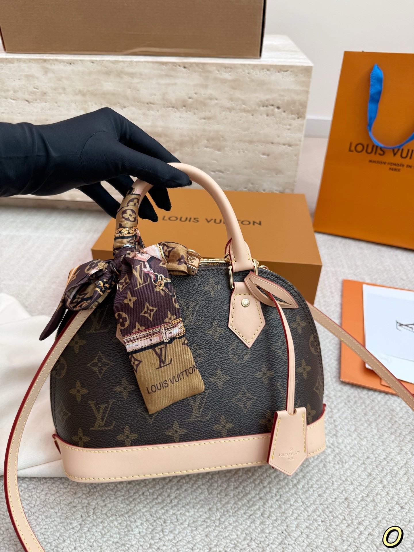 Louis Vuitton）Alma BB