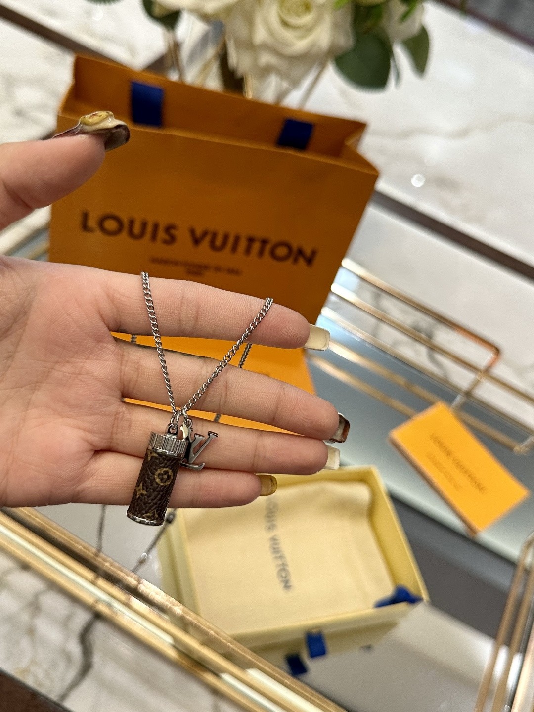 （Louis Vuitton）Monogram Eclipse