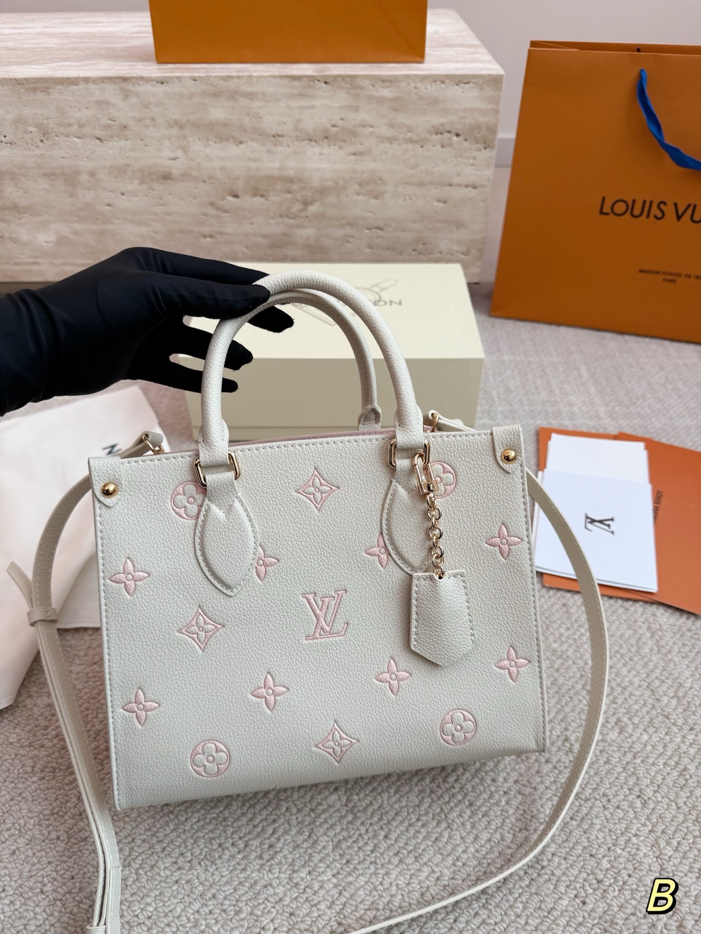 (Louis Vuitton) OnTheGo PM