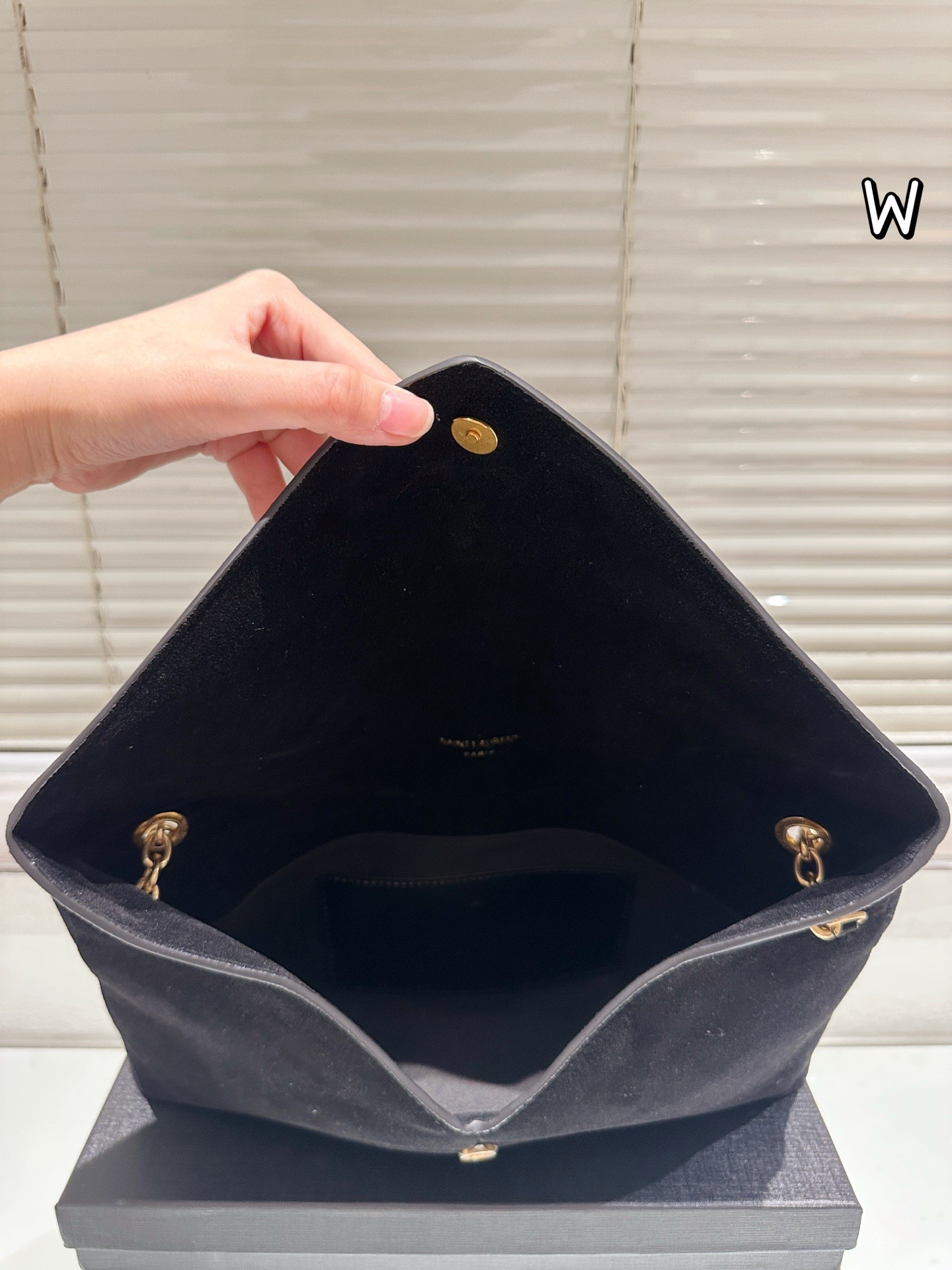 Sac à main en daim à chaîne (Saint Laurent)