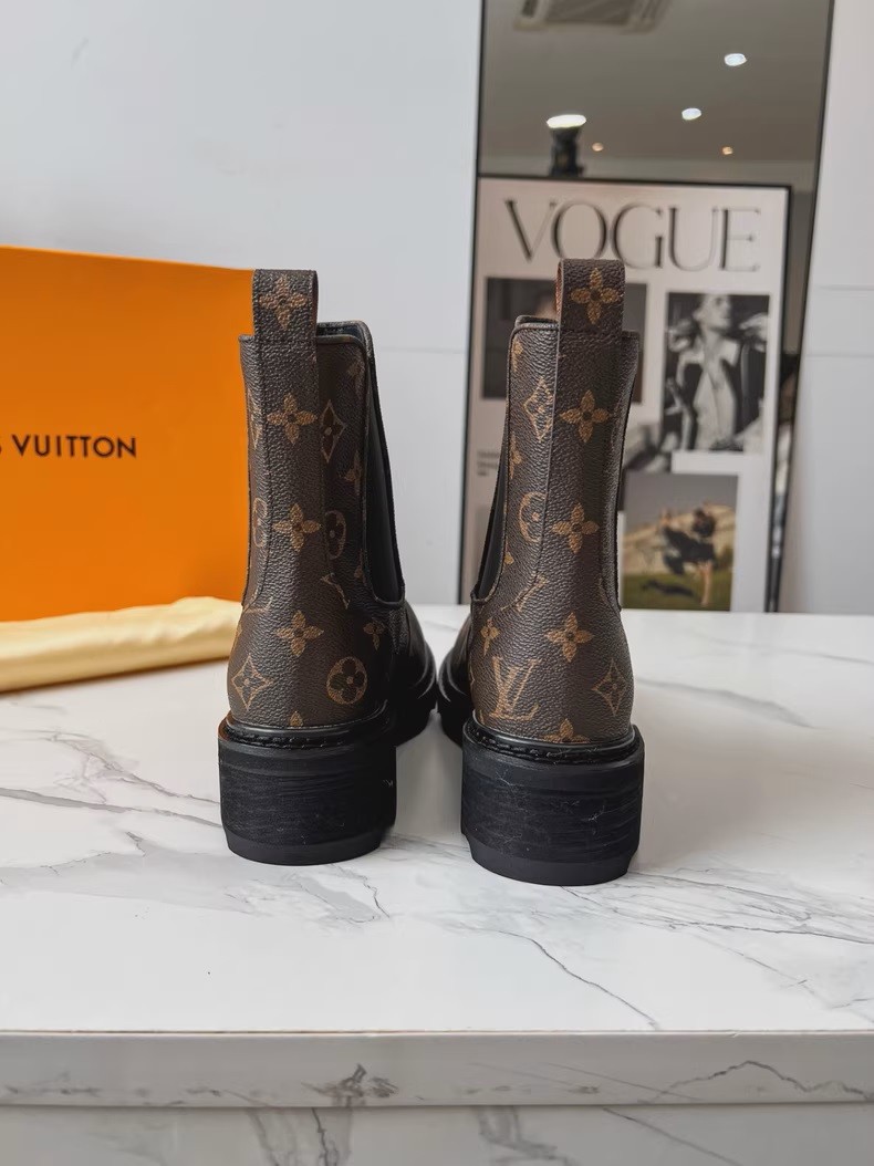 (Louis Vuitton) Poplar Ankle Boots.