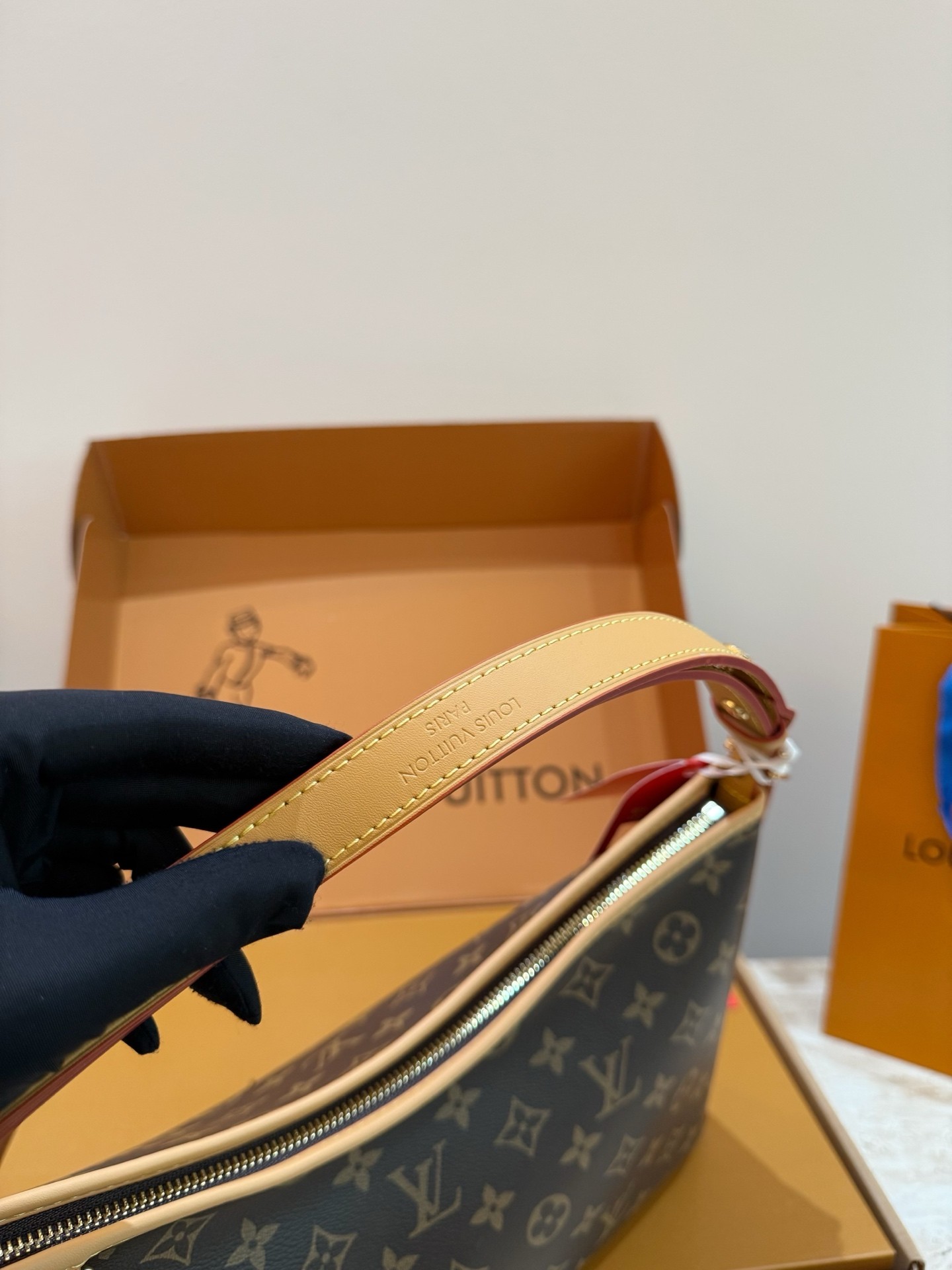 （Louis Vuitton） CarryAll East West