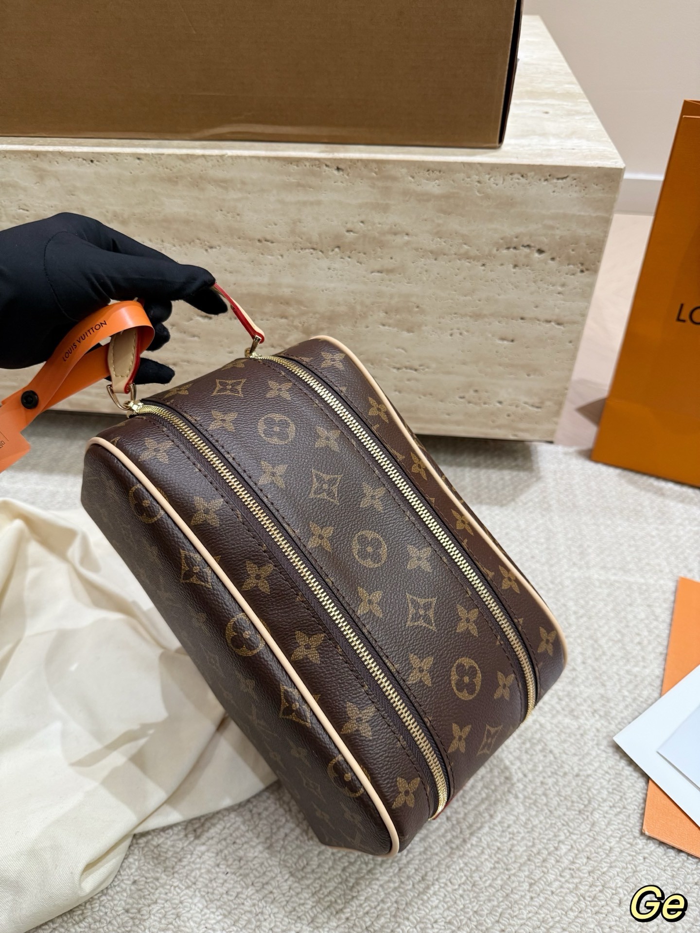 （Louis Vuitton） Dopp Kit