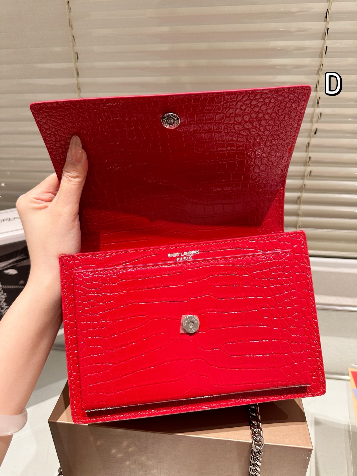 Sac Sunset moyen en crocodile embossé Saint Laurent.