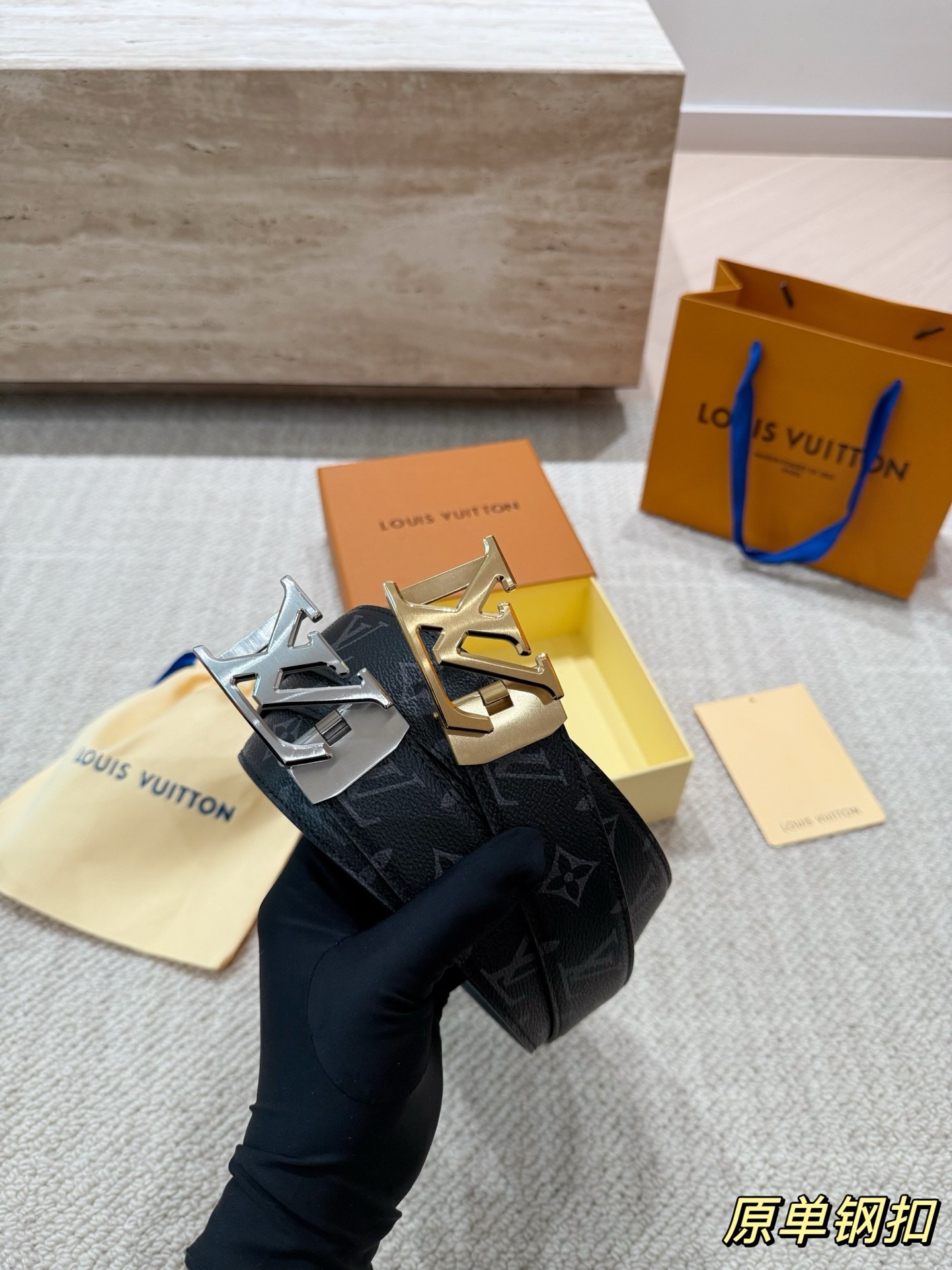 (Louis Vuitton)  LV Initiales