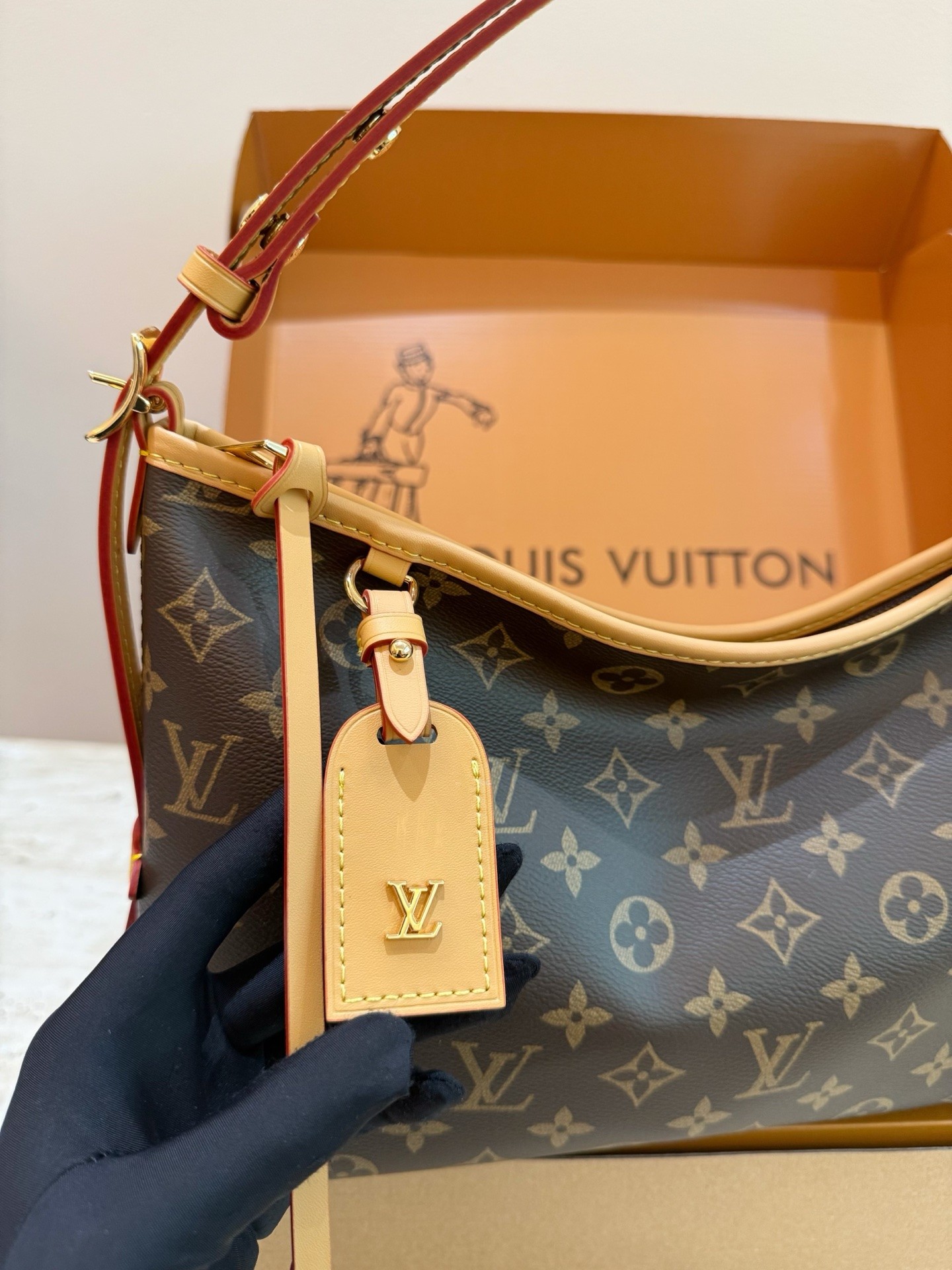 （Louis Vuitton） CarryAll East West