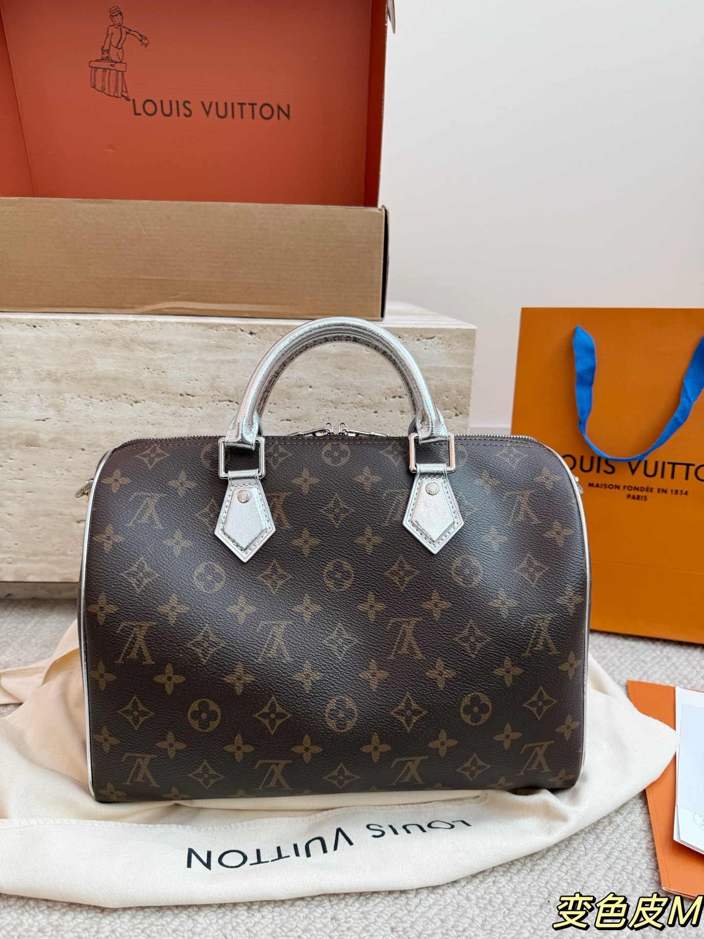 （Louis Vuitton） Speedy Bandoulière 30
