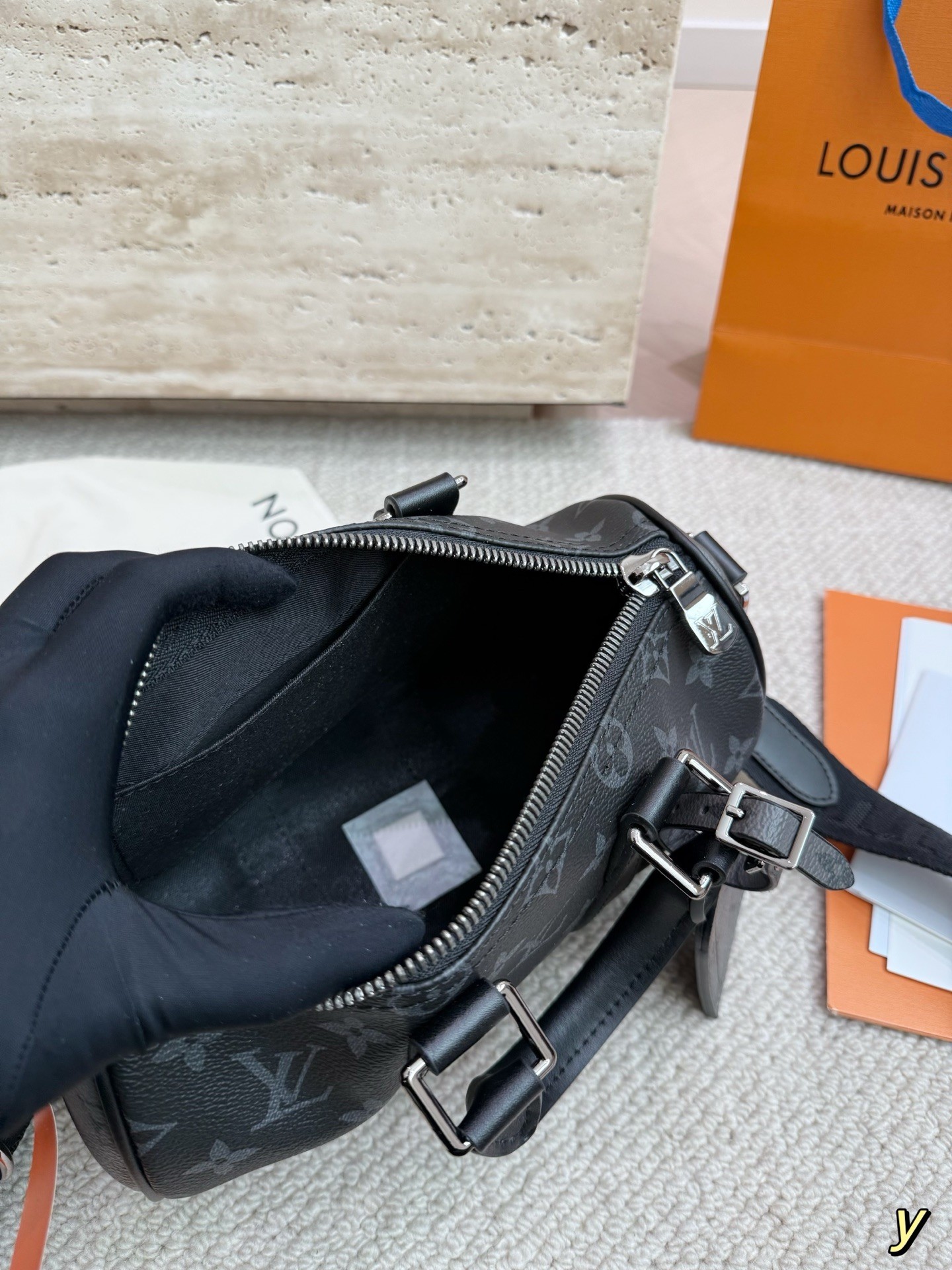 （Louis Vuitton）Keepall Bandoulière 25