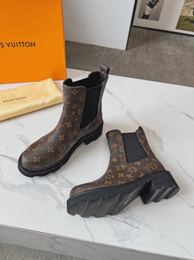(Louis Vuitton) Poplar Ankle Boots.