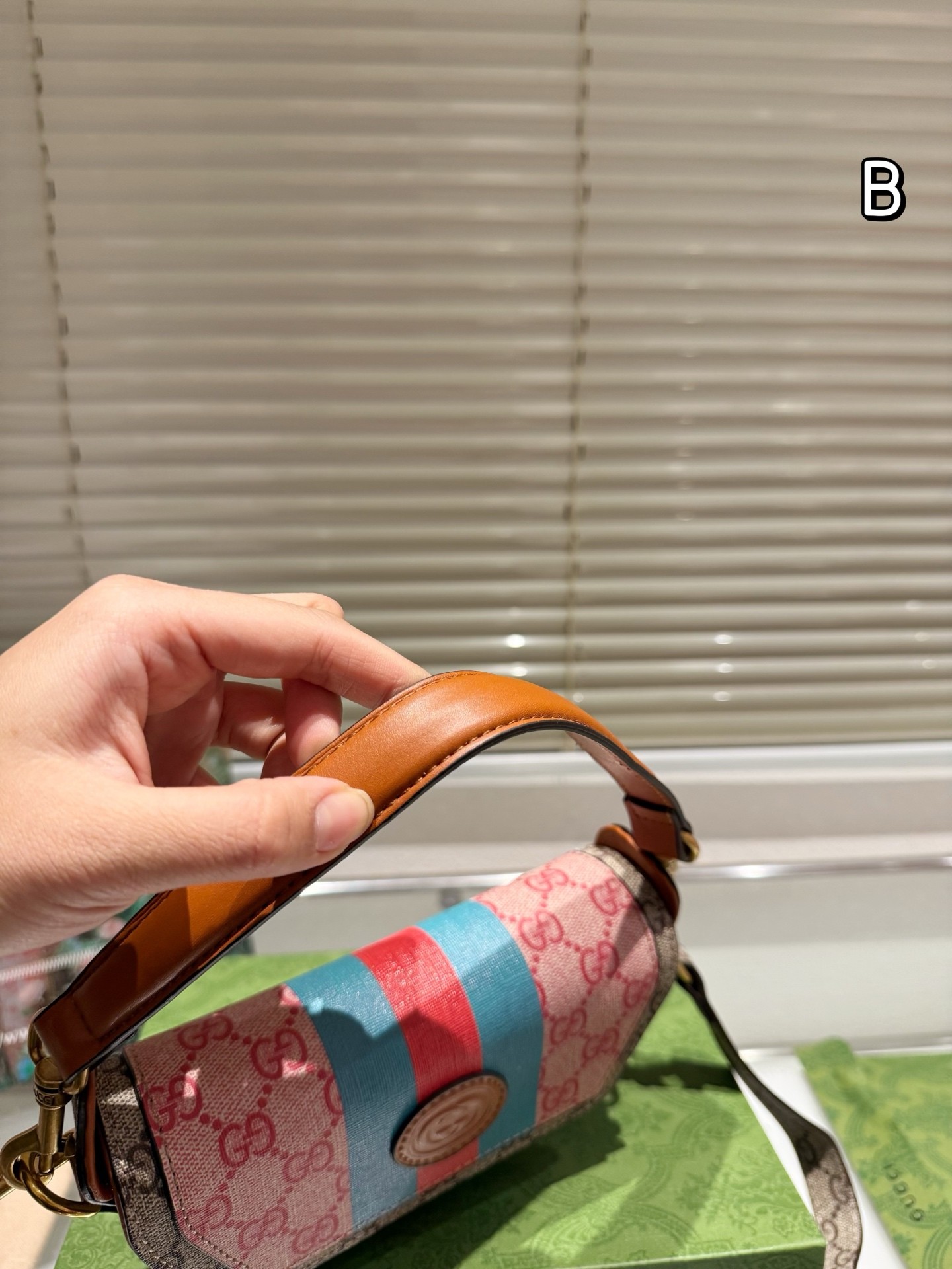 Gucci Ophidia GG Supreme Mini Tote Bag