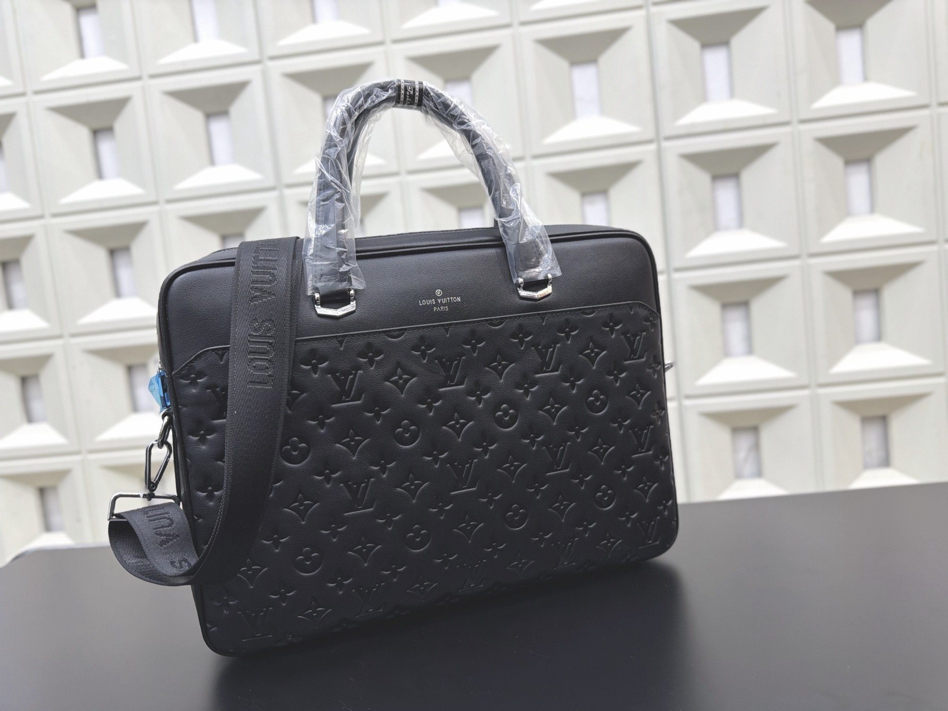 （Louis Vuitton）Sac Plat Horizontal Zippé