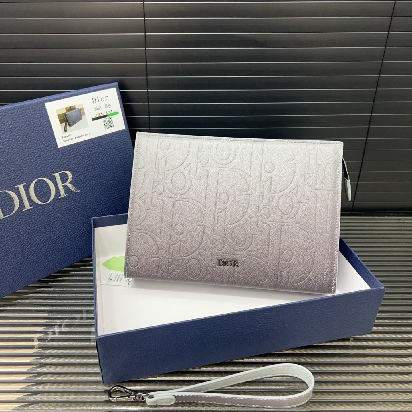 Pochette triangulaire Dior A5