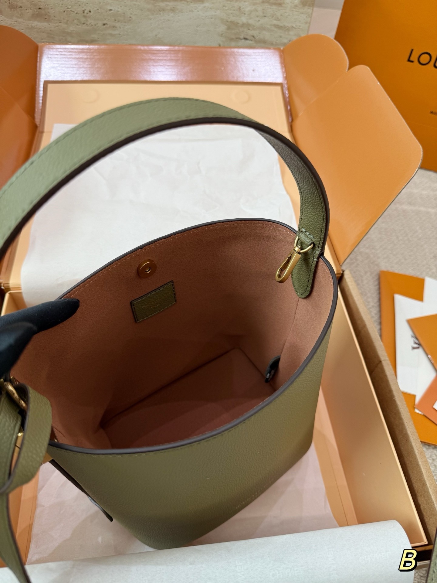 Louis Vuitton   Low Key All In BB