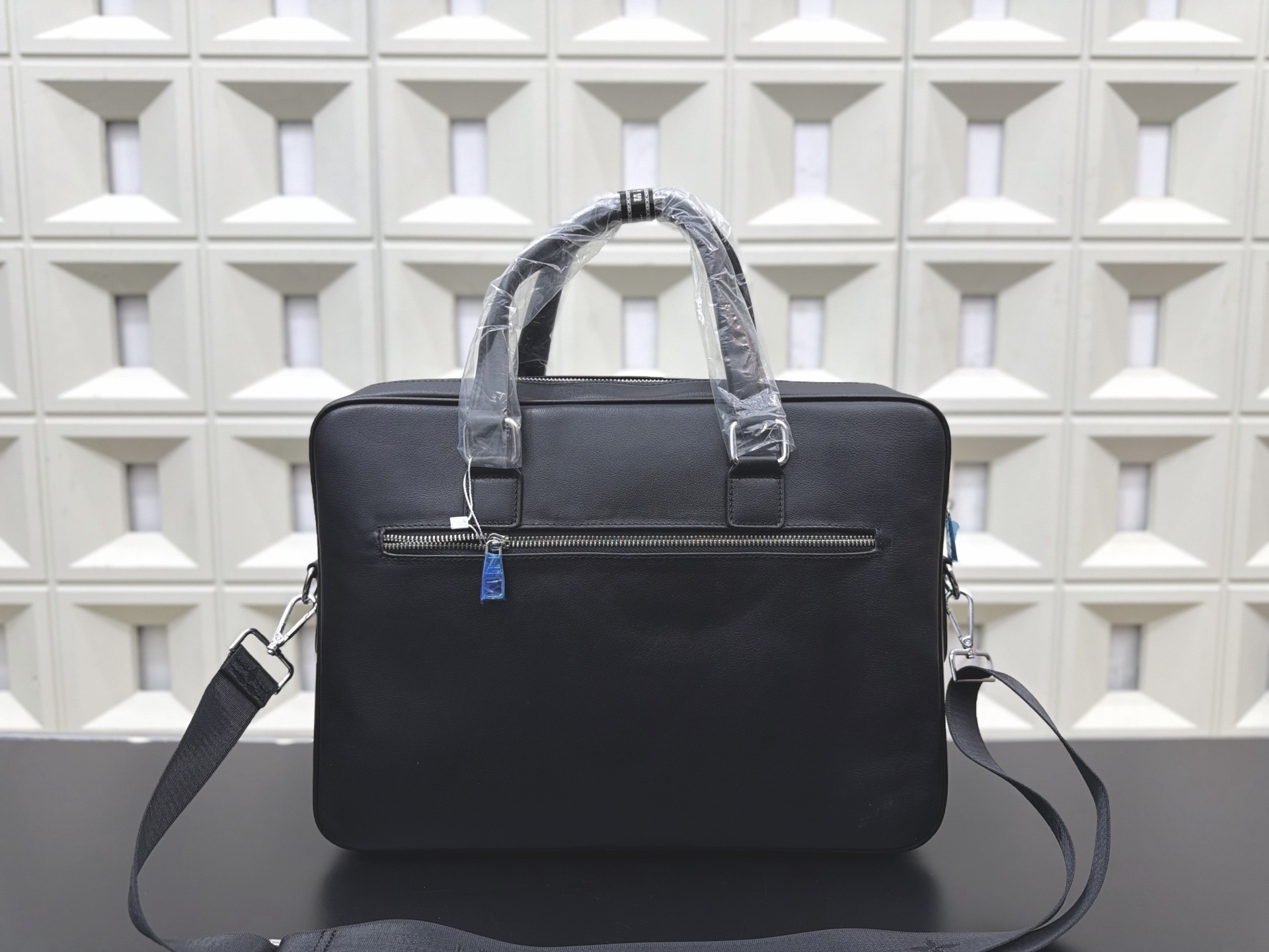 （Louis Vuitton）Sac Plat Horizontal Zippé