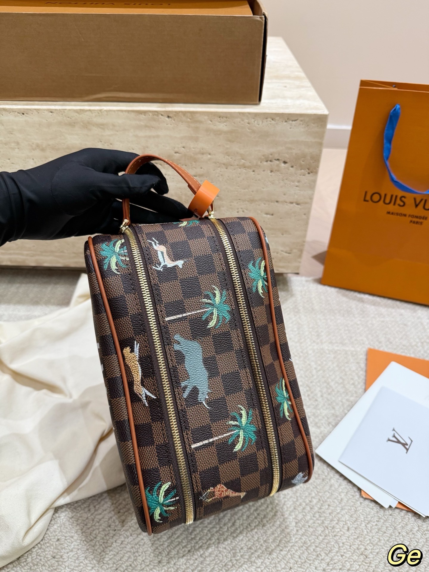 （Louis Vuitton） LV x The Darjeeling Limited Dopp Kit