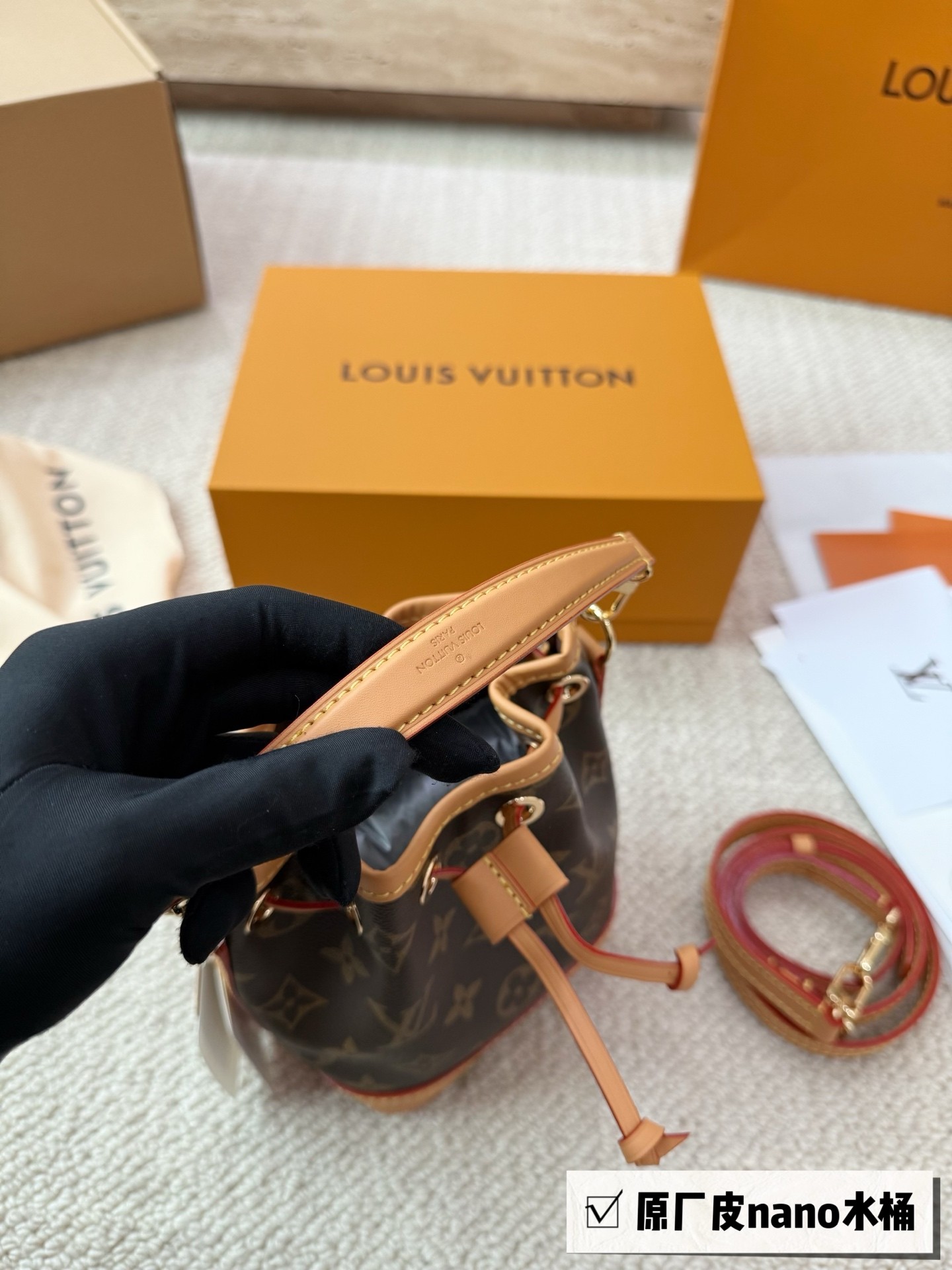 （Louis Vuitton）Nano Noé。