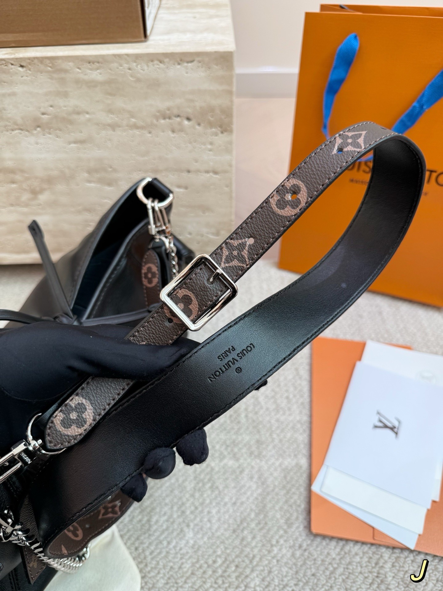 （Louis Vuitton） CarryAll Cargo Vibe PM