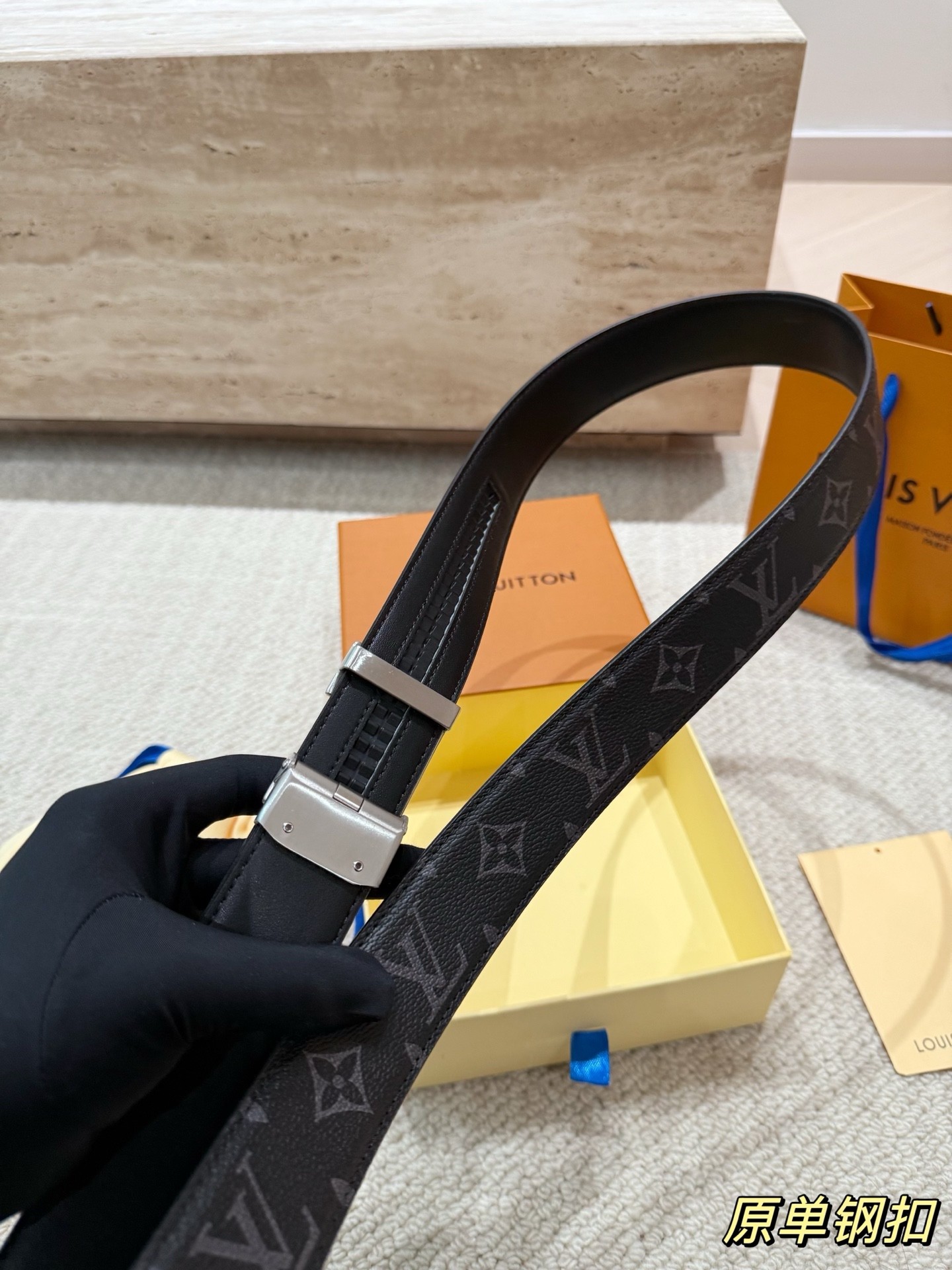 (Louis Vuitton)  LV Initiales