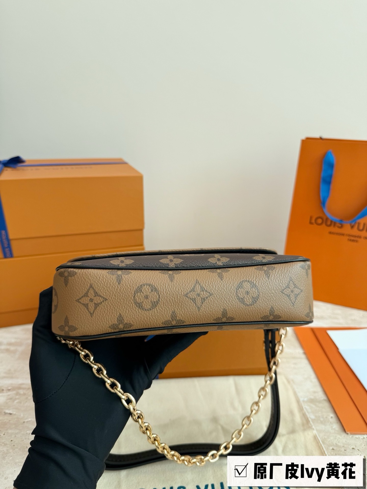 （Louis Vuitton） Wallet on Chain Ivy