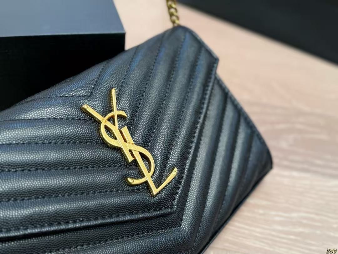 Cassandre Enveloppe d'Yves Saint Laurent