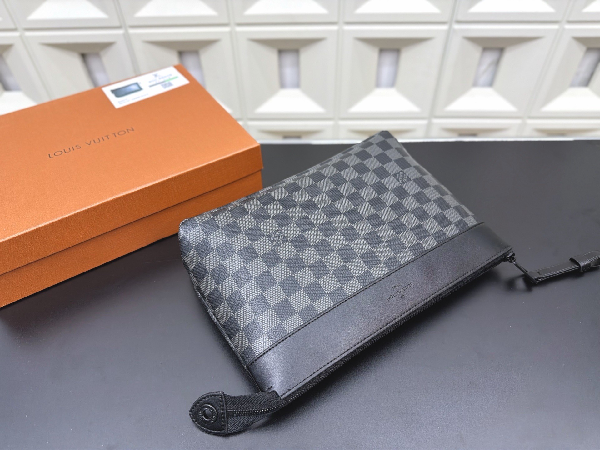 （Louis Vuitton）Pochette Voyage