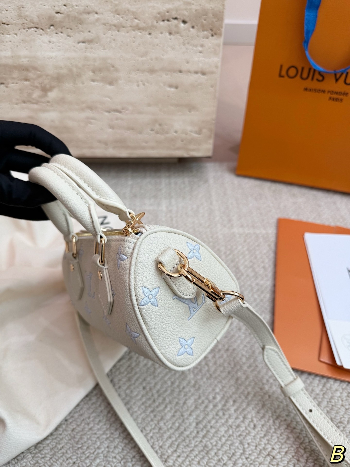 （Louis Vuitton） Speedy Bandoulière 20