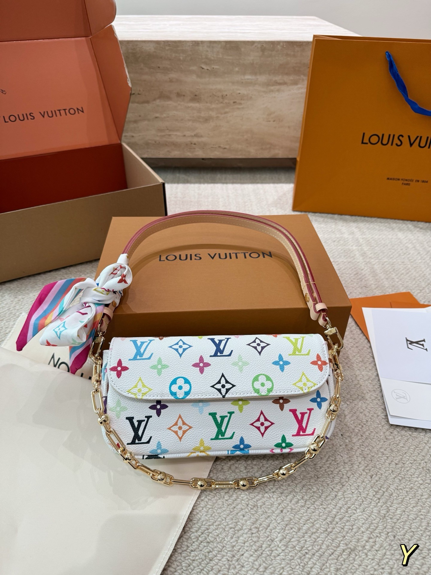 （Louis Vuitton）LV x TM Wallet On Chain Ivy