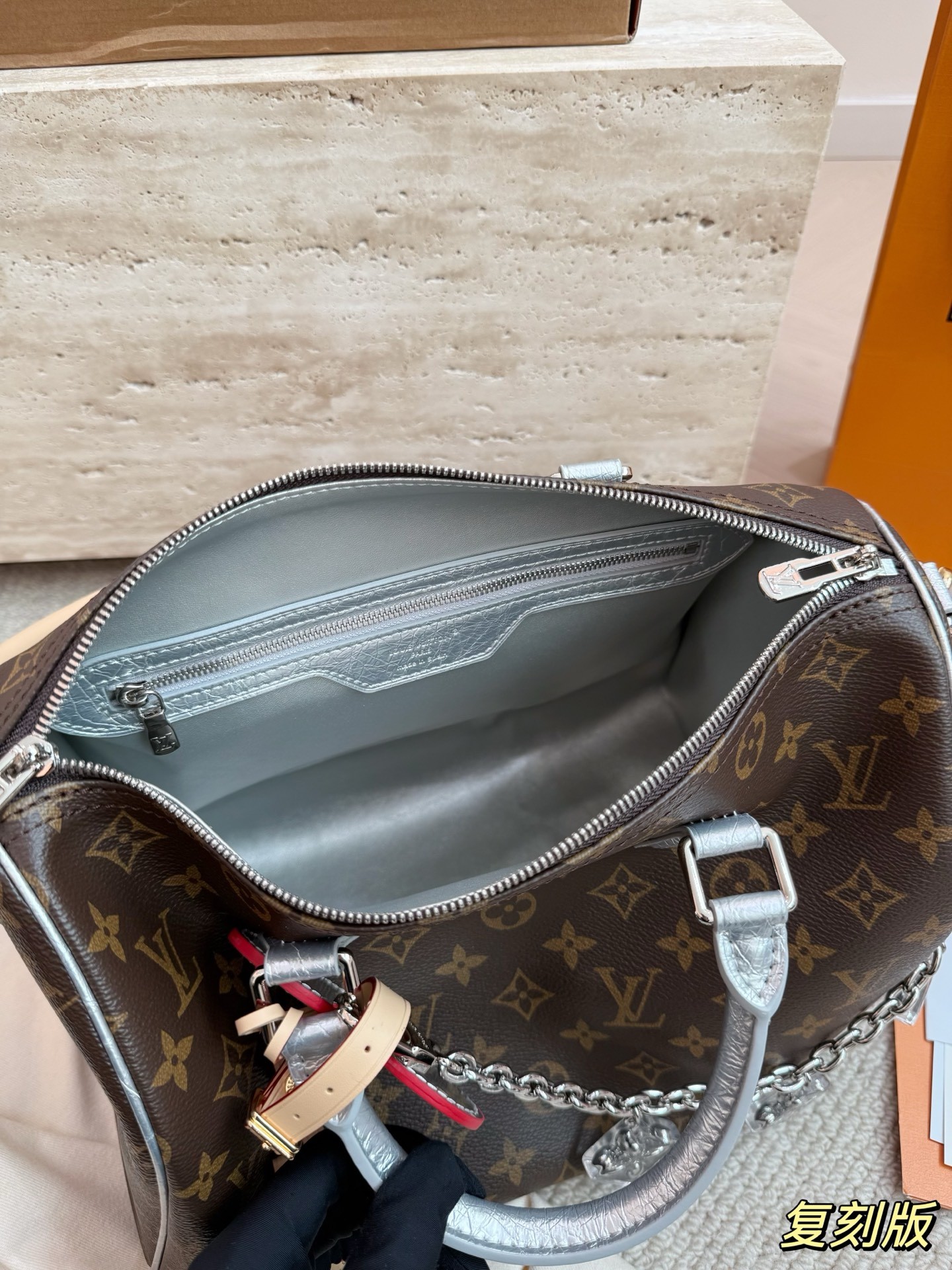 （Louis Vuitton）Speedy Bandoulière 30