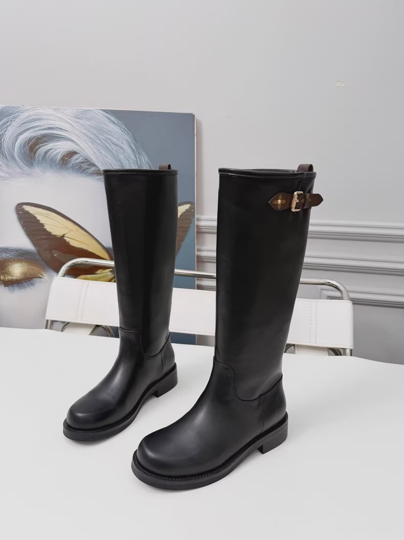 (Louis Vuitton) Tall boots.