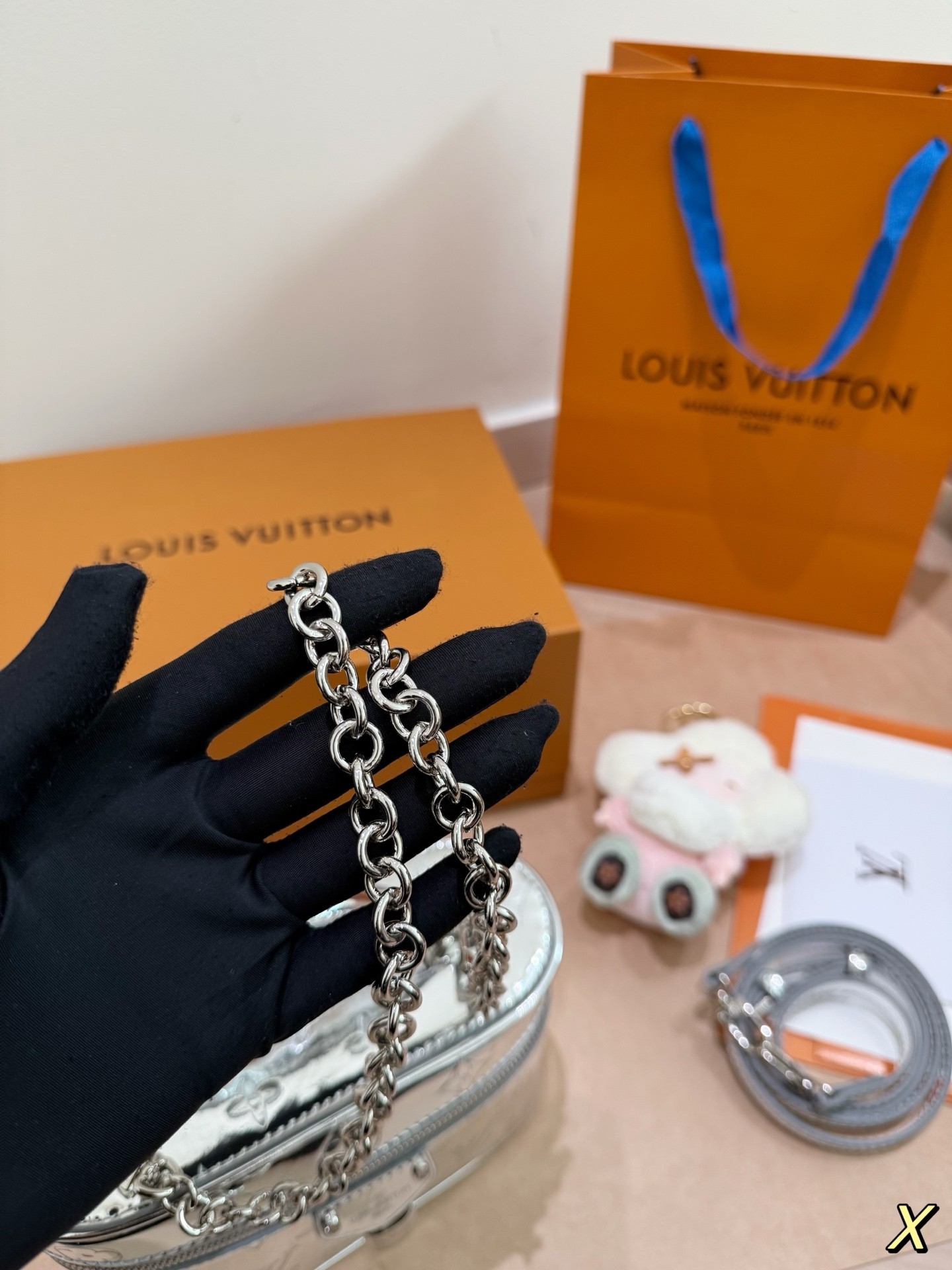 （Louis Vuitton）Vanity Chain Pouch