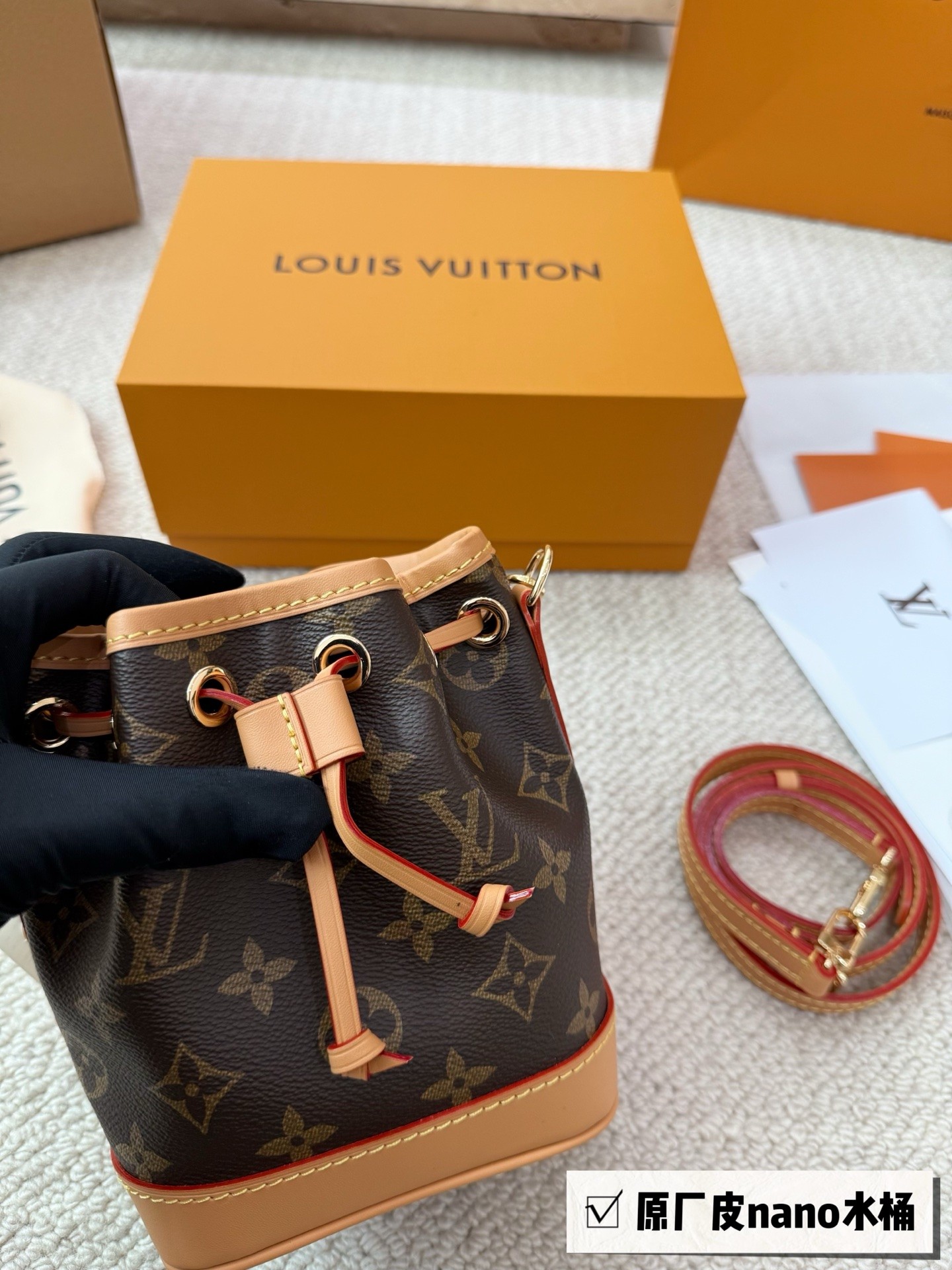 （Louis Vuitton）Nano Noé。
