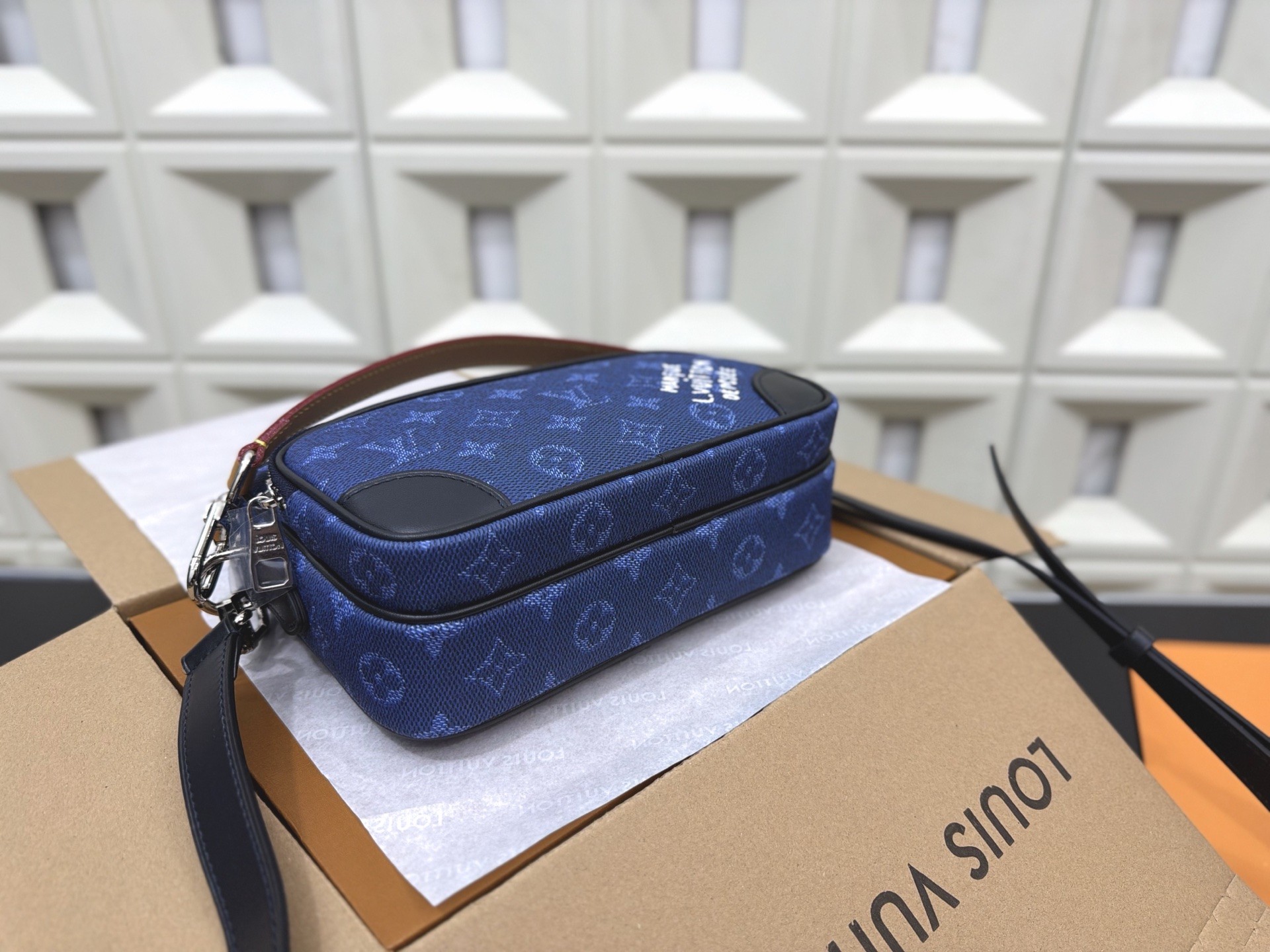 （Louis Vuitton） Nil shoulder bag