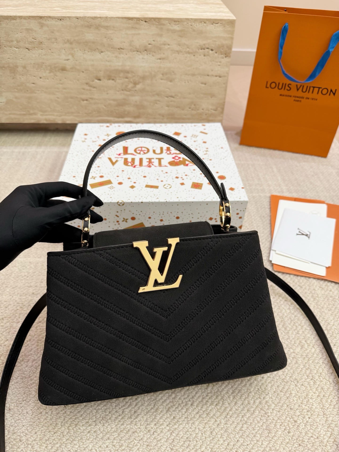 （Louis Vuitton）Capucines
