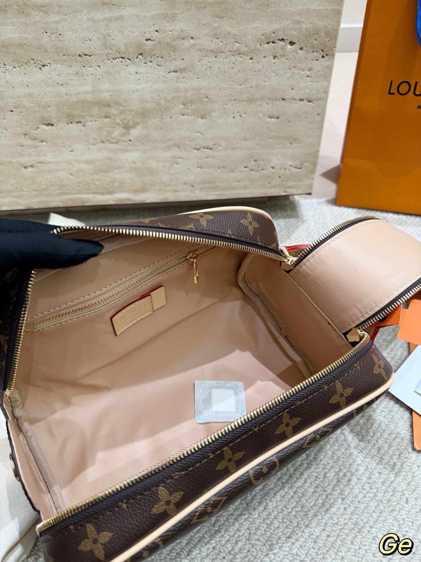 （Louis Vuitton） Dopp Kit