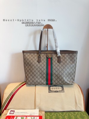 Gucci Ophidia Series Medium Tote Bag.