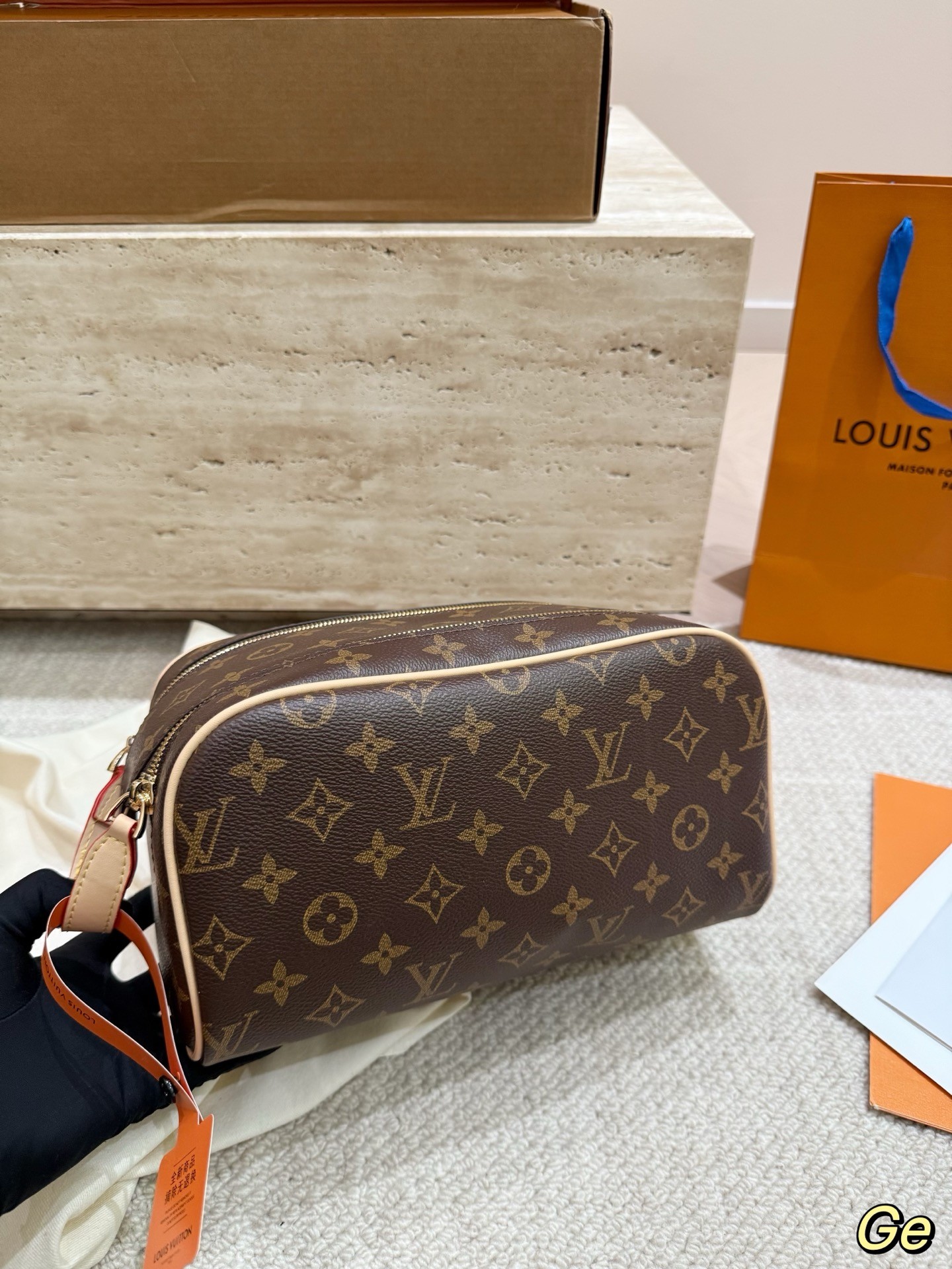 （Louis Vuitton） Dopp Kit