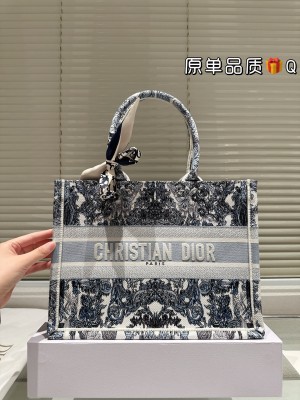（Dior）Book Tote
