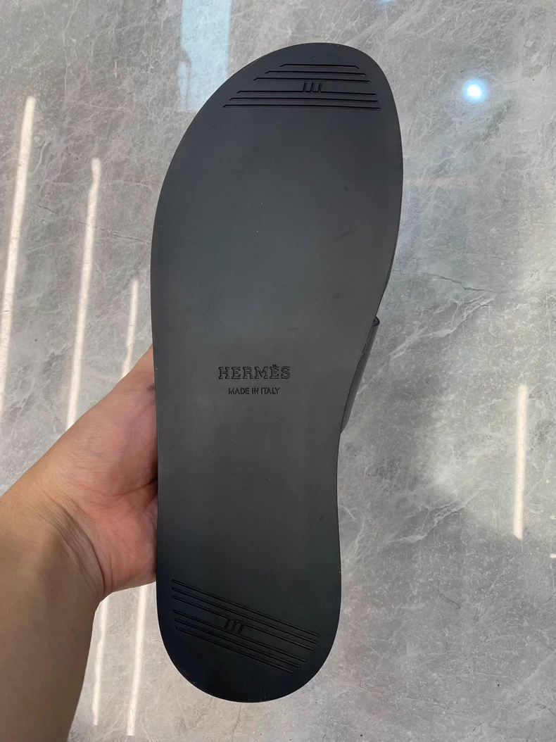 Hermès Izmir Men's Sandals.