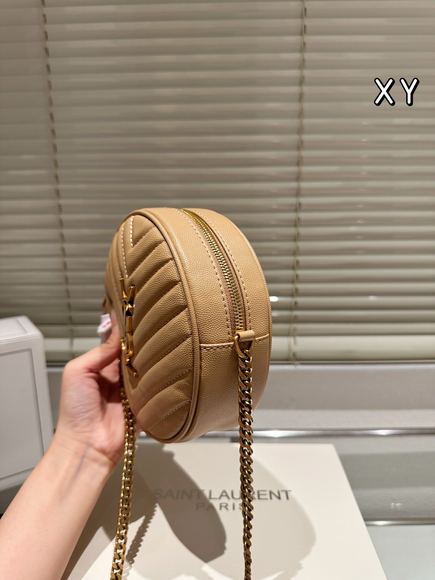 Sac photo rond Vinyle de Saint Laurent