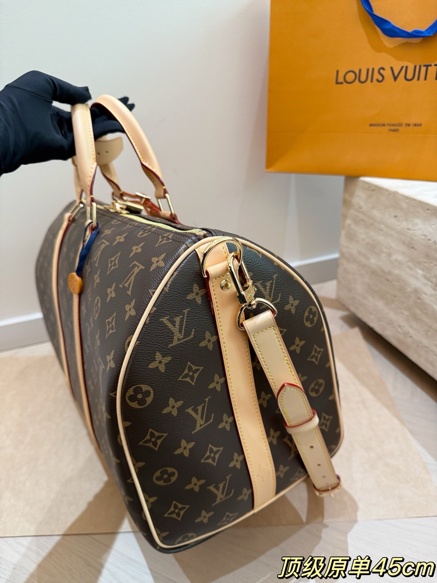 Louis Vuitton Keepall Bandoulière Travel Bag